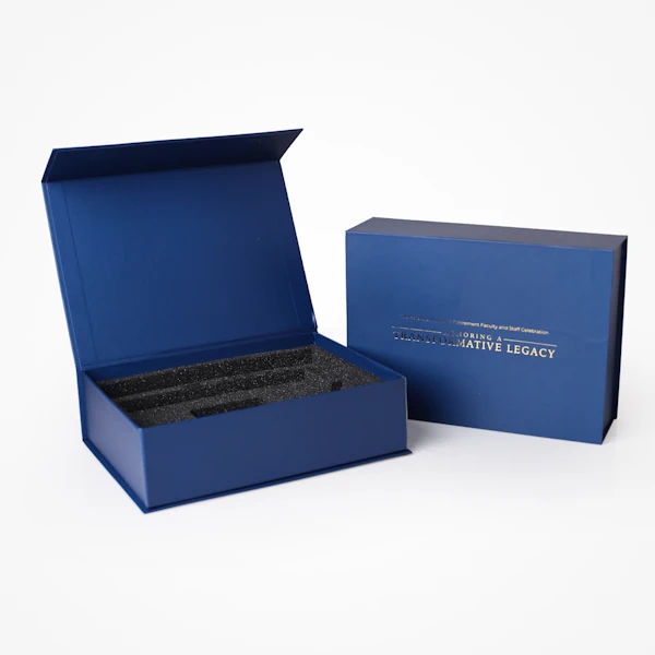magnetic-closure-box-with-insert