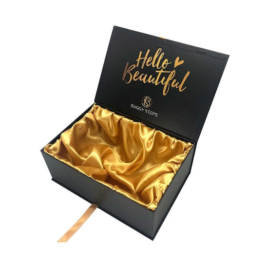 wig-boxes-with-ribbon