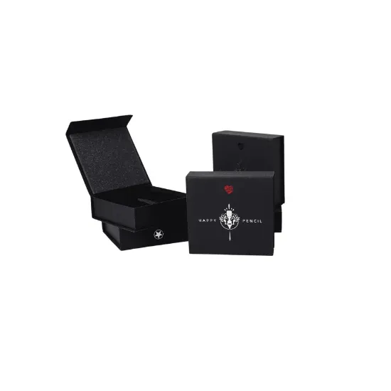 magnetic-closure-box-with-insert