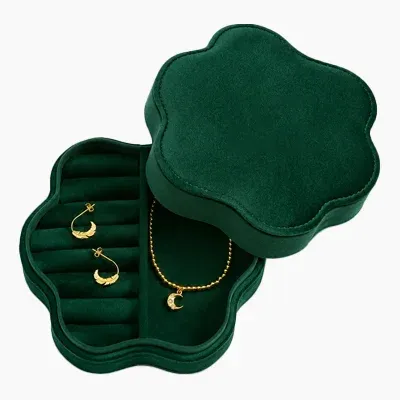 Jewelry Boxes 17 velvet boxes 1